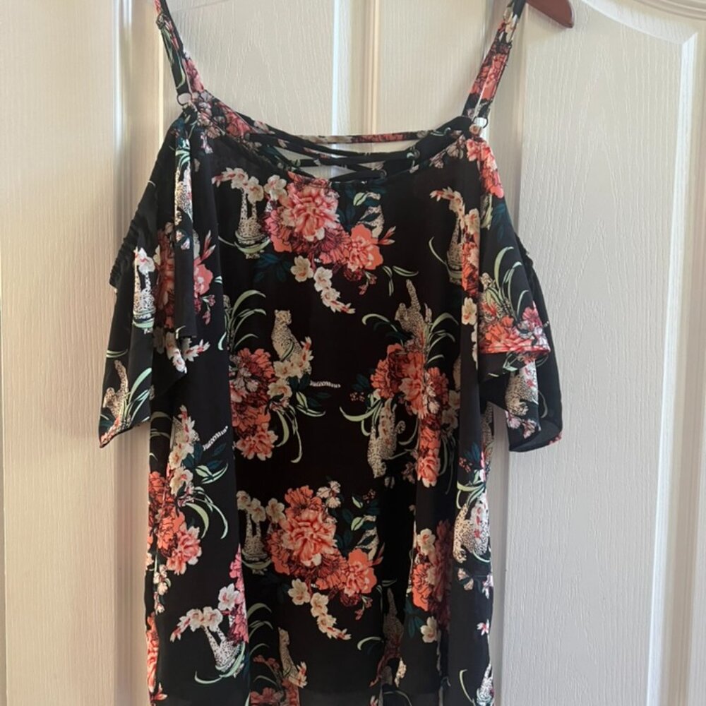 Torrid Cold Shoulder Boho Chic Black Floral Top – Size 2 Plus - Picture 6 of 7
